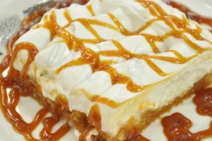 İrmikli Kızarmış Ekmek Tatlısı İrmikli Kızarmış Ekmek Tatlısı