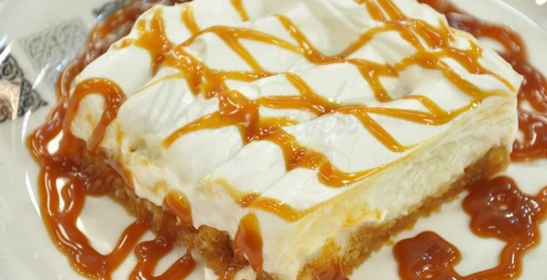 İrmikli Kızarmış Ekmek Tatlısı İrmikli Kızarmış Ekmek Tatlısı