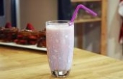 Çilekli Yulaflı Smoothie Çilekli Yulaflı Smoothie