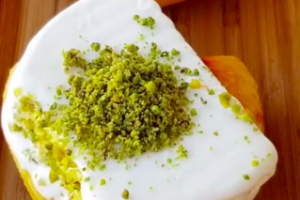 Fıstıklı Şeftali Tatlısı Fıstıklı Şeftali Tatlısı