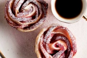 Elmalı Gül Tatlısı Elmalı Gül Tatlısı