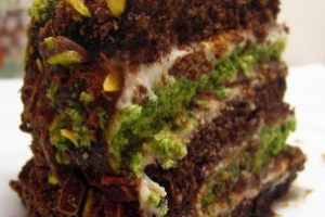 Çikolatalı Fıstıklı Pasta Tarifi Çikolatalı Fıstıklı Pasta Tarifi