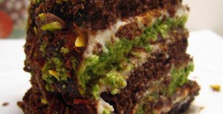 Çikolatalı Fıstıklı Pasta Tarifi Çikolatalı Fıstıklı Pasta Tarifi