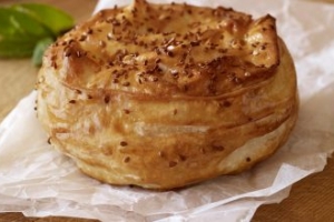 Gül Böreği Tarifi (Ispanaklı, Patatesli ve Kıymalı) Gül Böreği Tarifi (Ispanaklı, Patatesli ve Kıymalı)