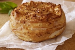 Gül Böreği Tarifi (Ispanaklı, Patatesli ve Kıymalı) Gül Böreği Tarifi (Ispanaklı, Patatesli ve Kıymalı)