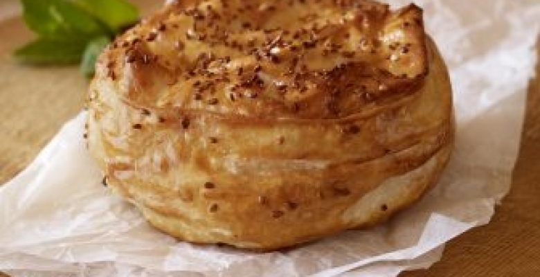 Gül Böreği Tarifi (Ispanaklı, Patatesli ve Kıymalı) Gül Böreği Tarifi (Ispanaklı, Patatesli ve Kıymalı)