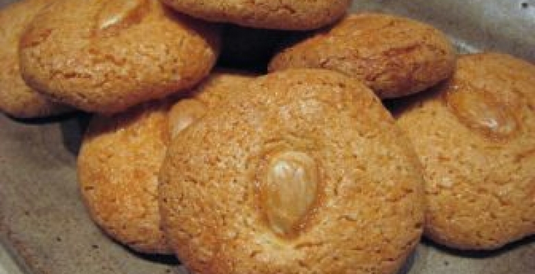 Kolay Acı Badem Kurabiyesi Tarifi Kolay Acı Badem Kurabiyesi Tarifi