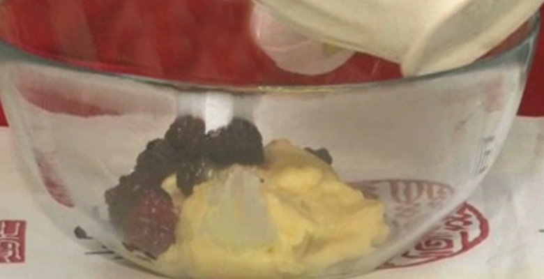 Meyveli Pasta Krema Tarifi Meyveli Pasta Krema Tarifi