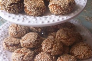 Tahinli Susamlı Kurabiye Tarifi Tahinli Susamlı Kurabiye Tarifi