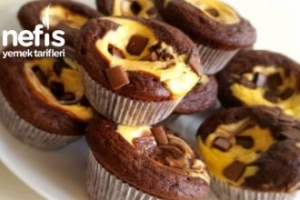 Cheescake Dolgulu Bol Çikolatalı Muffins Tarifi (Videolu) Cheescake Dolgulu Bol Çikolatalı Muffins Tarifi (Videolu)