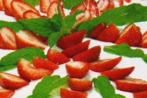 Çilekli Karamel Pasta Tarifi Çilekli Karamel Pasta Tarifi