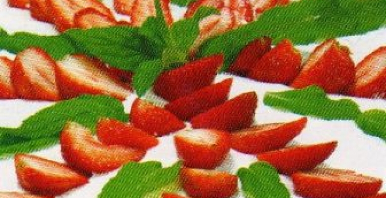 Çilekli Karamel Pasta Tarifi Çilekli Karamel Pasta Tarifi