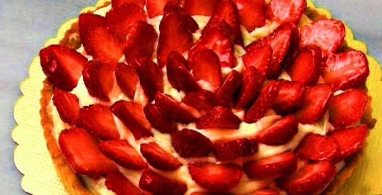 Çilekli Tart Tarifi Çilekli Tart Tarifi