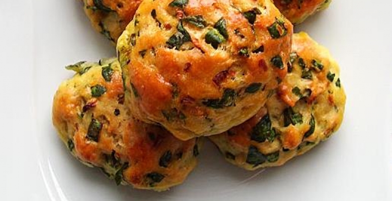 Ispanaklı Poğaça Tarifi Ispanaklı Poğaça Tarifi