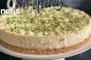 Yaban Mersinli Beyaz Çikolatalı Cheesecake Yaban Mersinli Beyaz Çikolatalı Cheesecake