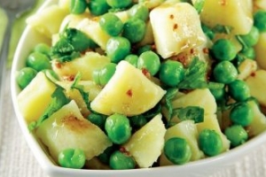 Bezelyeli Patates Salatası Bezelyeli Patates Salatası