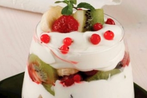 Bisküvili Ve Meyveli Krema Bisküvili Ve Meyveli Krema