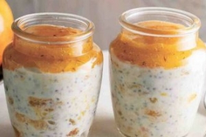 Chia Tohumlu Yoğurtlu Hurma Tatlısı Chia Tohumlu Yoğurtlu Hurma Tatlısı