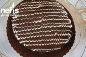 Çikolata Ganajlı Ebruli Pasta Çikolata Ganajlı Ebruli Pasta