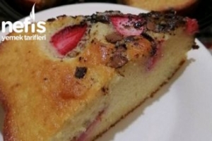 Çilekli Çikolatalı Kek Çilekli Çikolatalı Kek