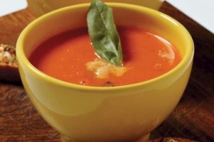 Fesleğenli Domates Çorbası Fesleğenli Domates Çorbası