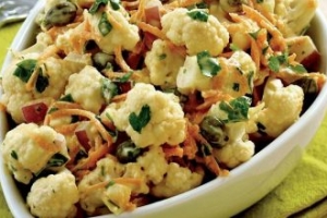 Karnabahar Salatası Karnabahar Salatası