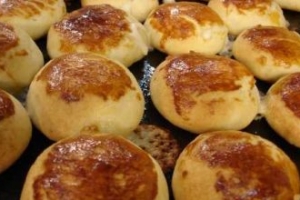 Kaşarlı poğaça Tarifi Kaşarlı poğaça Tarifi