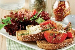 Keçi Peynirli Ve Baharatlı Salata Keçi Peynirli Ve Baharatlı Salata