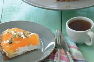 Kremalı Şeftalili Turta Kremalı Şeftalili Turta