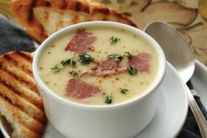 Kuru Etli Patates Çorbası Kuru Etli Patates Çorbası