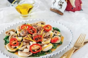 Marine Mantarlı Pazı Salatası Marine Mantarlı Pazı Salatası