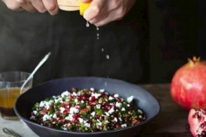 Maş Fasulyeli Ve Narlı Salata Maş Fasulyeli Ve Narlı Salata