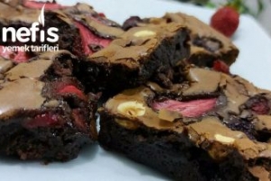 Nefis Böğürtlenli Brownie Nefis Böğürtlenli Brownie