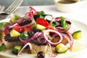 Panzanella Salatası Panzanella Salatası