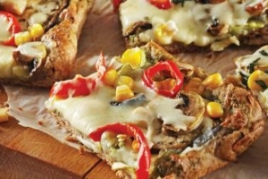 Pesto Soslu, Sebzeli Kepekli Pizza Pesto Soslu, Sebzeli Kepekli Pizza