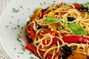 Sebzeli Ve Bütün Buğday Unlu Spagetti Sebzeli Ve Bütün Buğday Unlu Spagetti