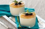 Şeftali Soslu Ve Damla Sakızlı Muhallebi Şeftali Soslu Ve Damla Sakızlı Muhallebi