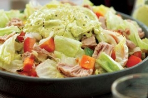 Ton Balıklı Ve Avokado Soslu Salata Ton Balıklı Ve Avokado Soslu Salata