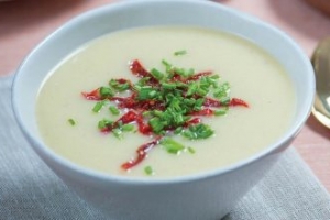 Zencefilli Ve Muskat Cevizli Patates Çorbası Zencefilli Ve Muskat Cevizli Patates Çorbası