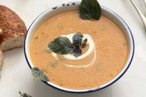 Zerdeçallı Ve Reyhanlı Havuçlu Patates Çorbası Zerdeçallı Ve Reyhanlı Havuçlu Patates Çorbası