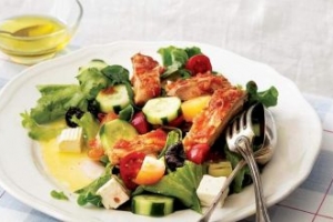 Keçi Peynirli Ve Tavuklu Salata Keçi Peynirli Ve Tavuklu Salata