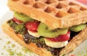 Meyveli Waffle Meyveli Waffle