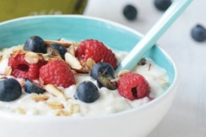 Orman Meyveli, Bademli Ve Yulaflı Sütlaç Orman Meyveli, Bademli Ve Yulaflı Sütlaç