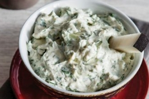 Sarımsak Soslu Turp Sarımsak Soslu Turp