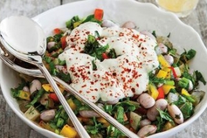 Yoğurtlu Barbunya Salatası Yoğurtlu Barbunya Salatası