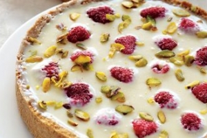 Beyaz Çikolatalı Ve Ahududulu Tart Beyaz Çikolatalı Ve Ahududulu Tart