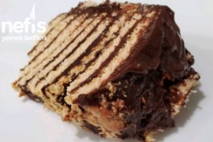 Çikolatalı Kalp Biçiminde Pasta Çikolatalı Kalp Biçiminde Pasta