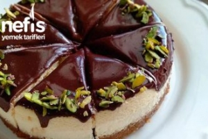 En Kolay Haliyle Çikolatalı Cheesecake En Kolay Haliyle Çikolatalı Cheesecake