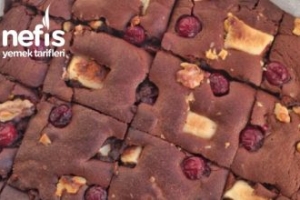 Nefis Bol Çikolatalı Vişneli Browni Nefis Bol Çikolatalı Vişneli Browni