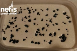 Süt Reçelinden Çikolata Parçacıklı Dondurma Tarifi Süt Reçelinden Çikolata Parçacıklı Dondurma Tarifi